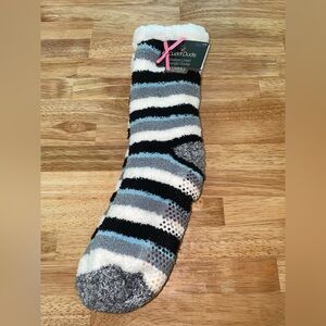 Cuddl Duds fuzzy socks